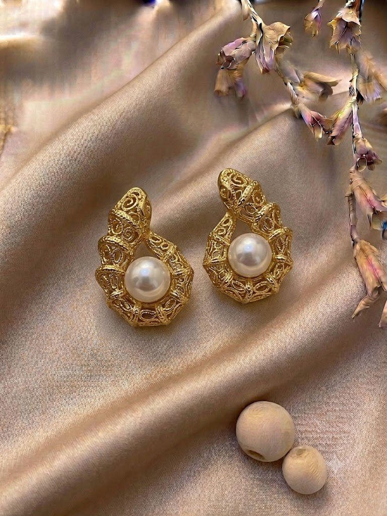 Roshni Filigree Pearl Studs — earring with heritage styling