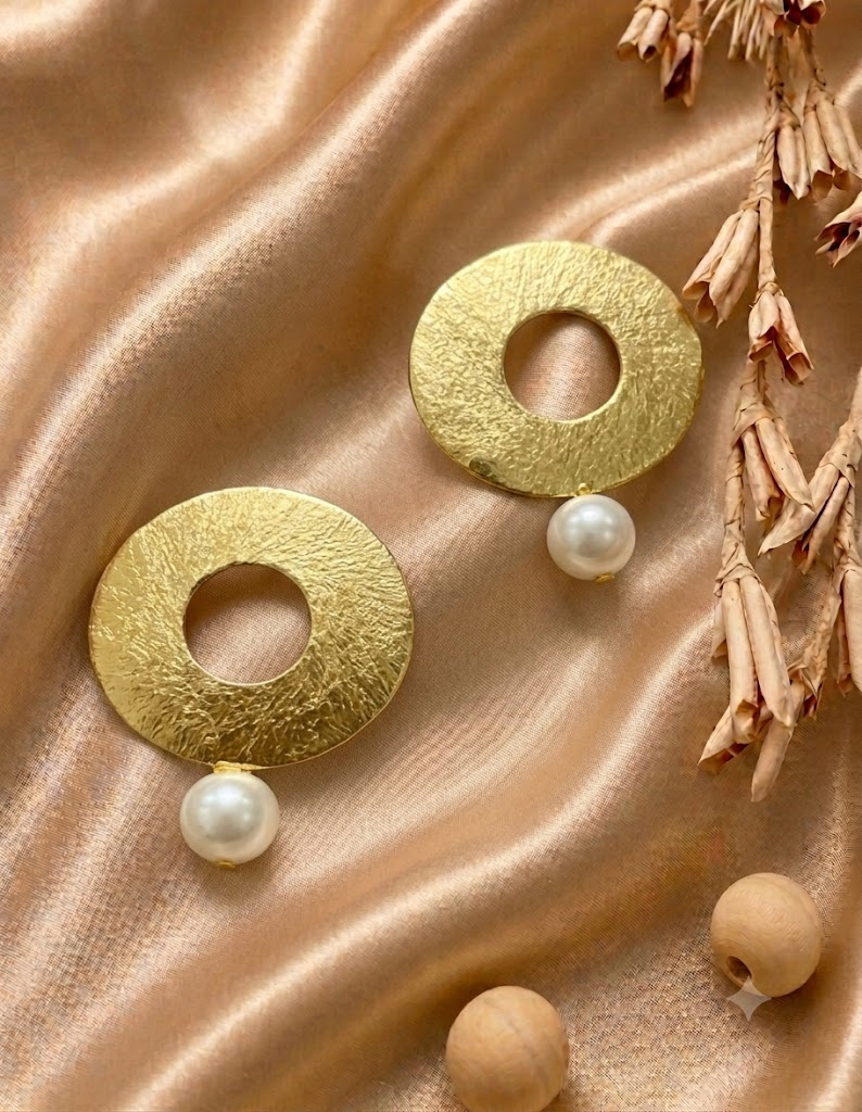 Zoya Textured Ring Drops — earring with contemporary styling